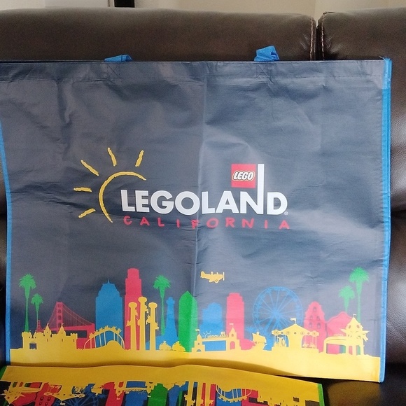 Legoland California Gift Bags, Set of 4:  Small, Medium, Large & Extra Large - Picture 2 of 7